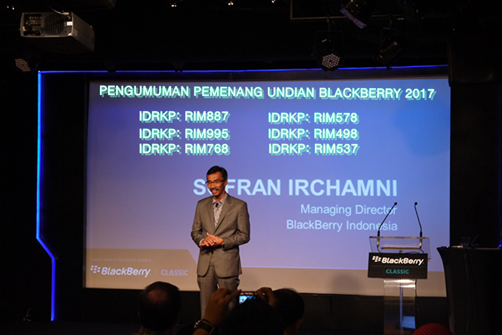 Bapak sofran irachmni mengumumkan daftar pemenang blackberry yang beruntung tahun 2017